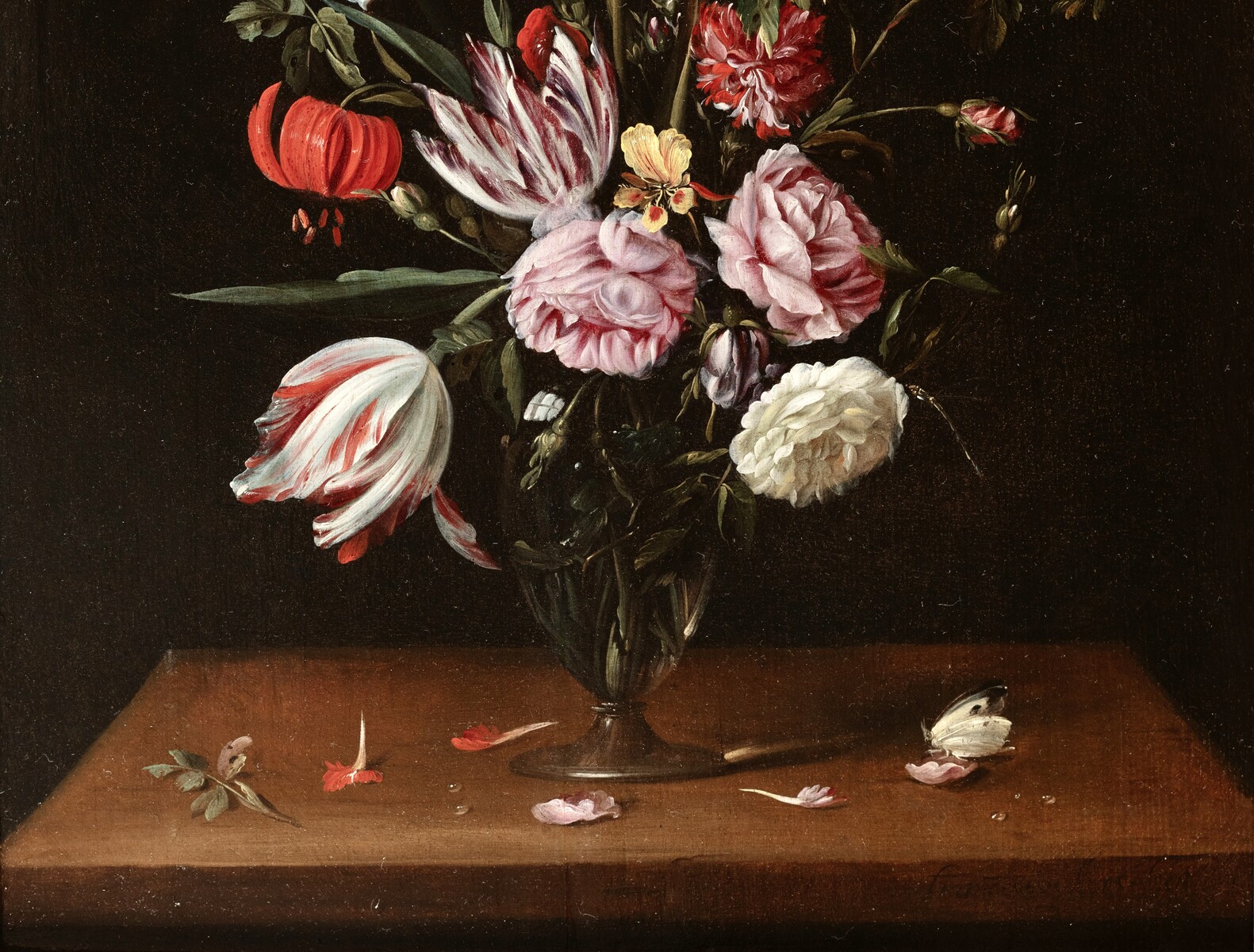 A vase of flowers