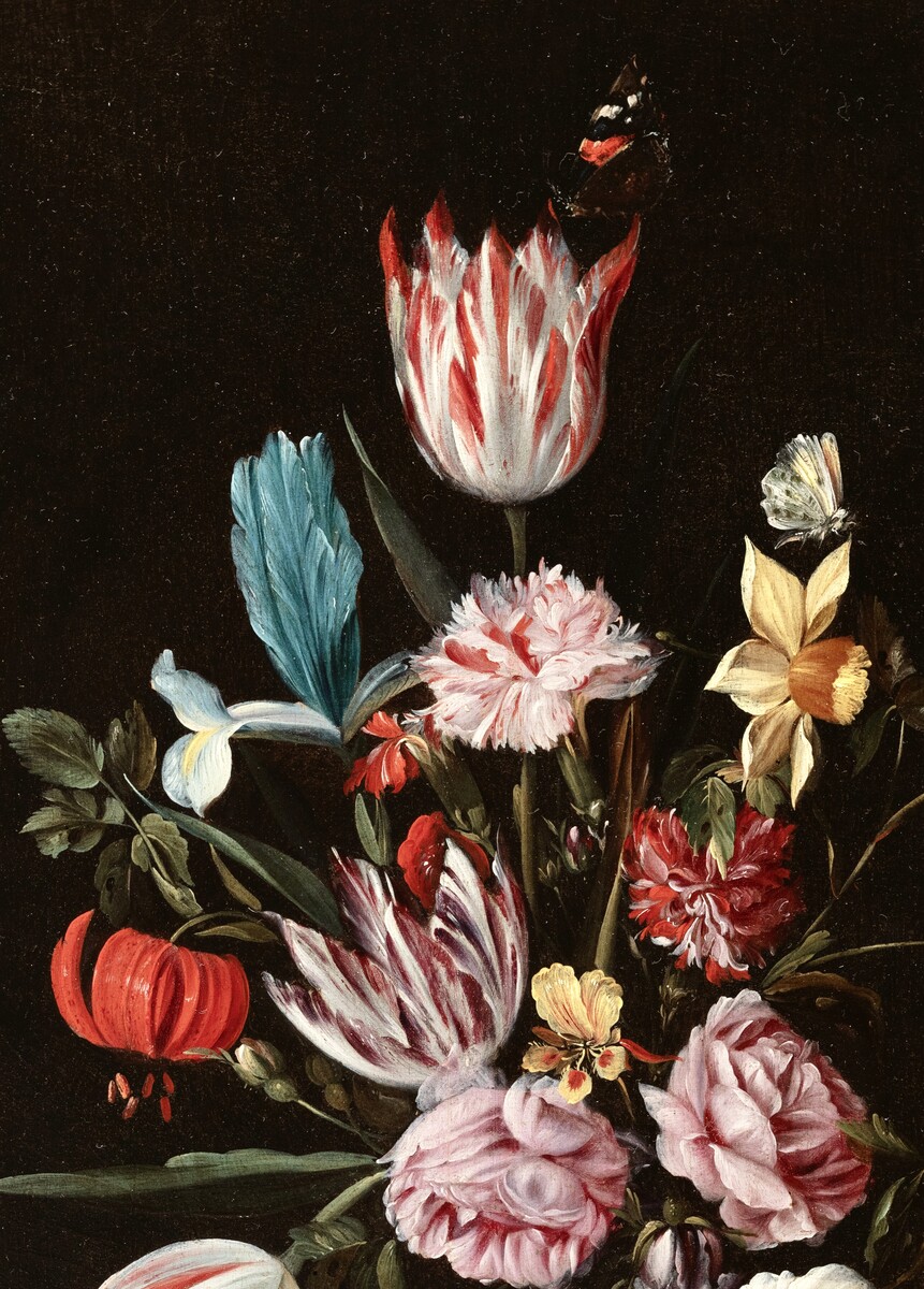 A vase of flowers